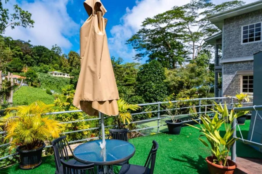 Paradise Breeze Apartment Misere Exterior photo